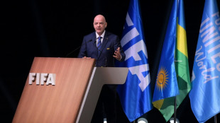 Foot: réélu sans surprise, Infantino prépare l'expansion de la Fifa