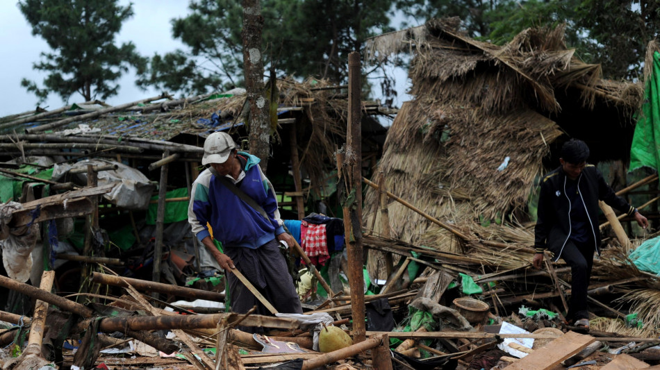 In Birmania raid aereo giunta nel Kachin, almeno 15 morti