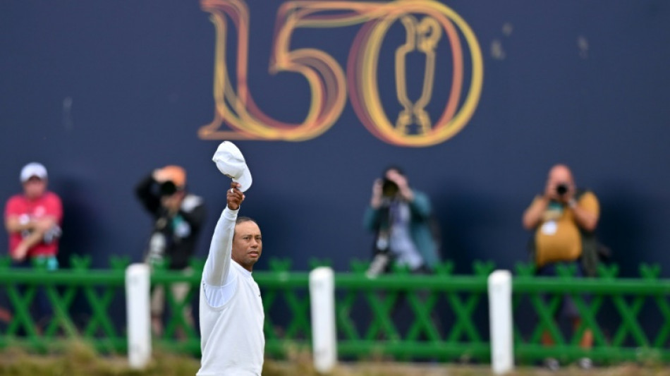 Tearful Woods misses cut in likely St Andrews farewell