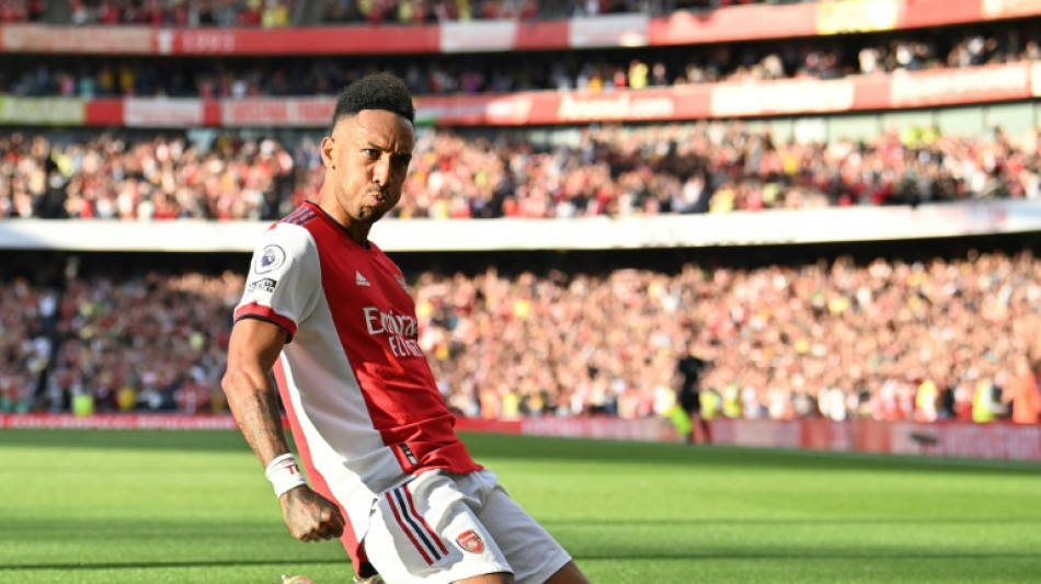 'I'm here!' Aubameyang tells Barcelona fans after delayed signing