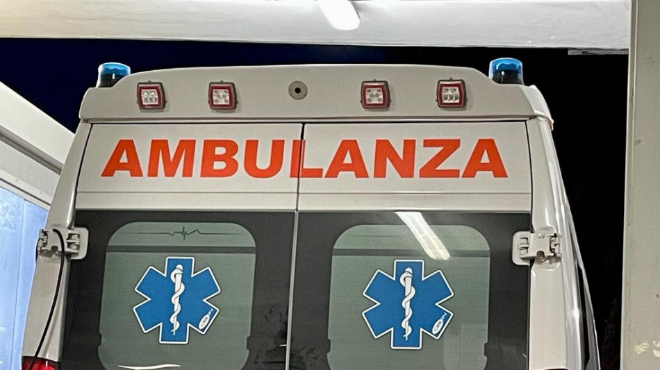 Donna muore in ospedale, 'tenuta su una barella 8 giorni'