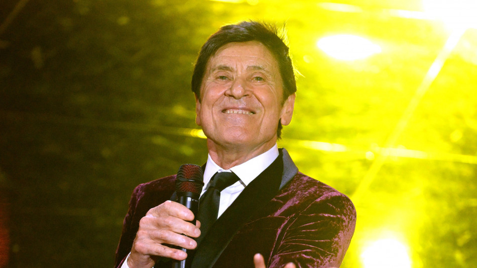 Gianni Morandi bendato sui social scherza, 'ho fatto a pugni'