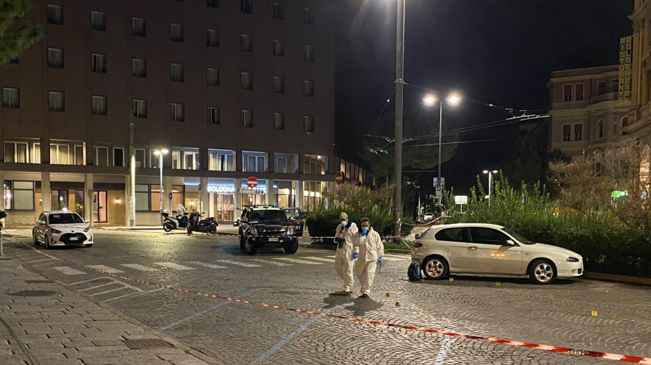 Omicidio in zona stazione a Bologna, si cerca l'aggressore