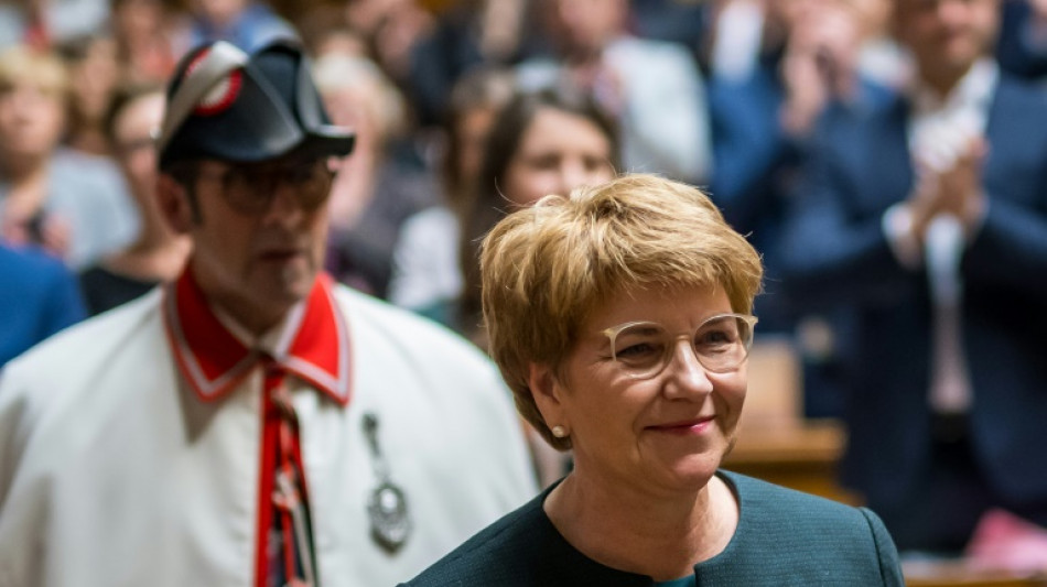 Viola Amherd, ministra de Defensa suiza, elegida presidenta por un año