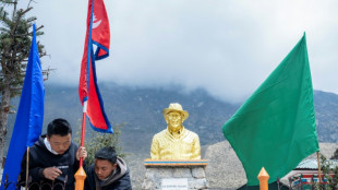 70 ans après sa conquête, la cime de l'Everest attire toujours