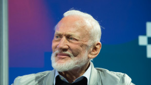 Buzz Aldrin, segunda persona en pisar la Luna, se casa al cumplir 93 años