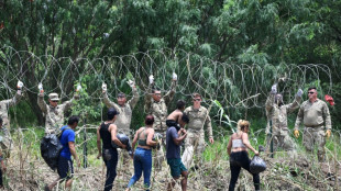 Juez bloquea liberación condicional de migrantes en frontera de EEUU