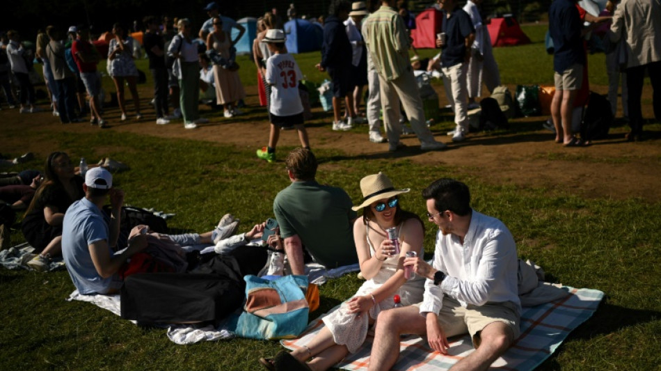 Tennis: "The queue" à Wimbledon, la joie de patienter des heures pour voir un match