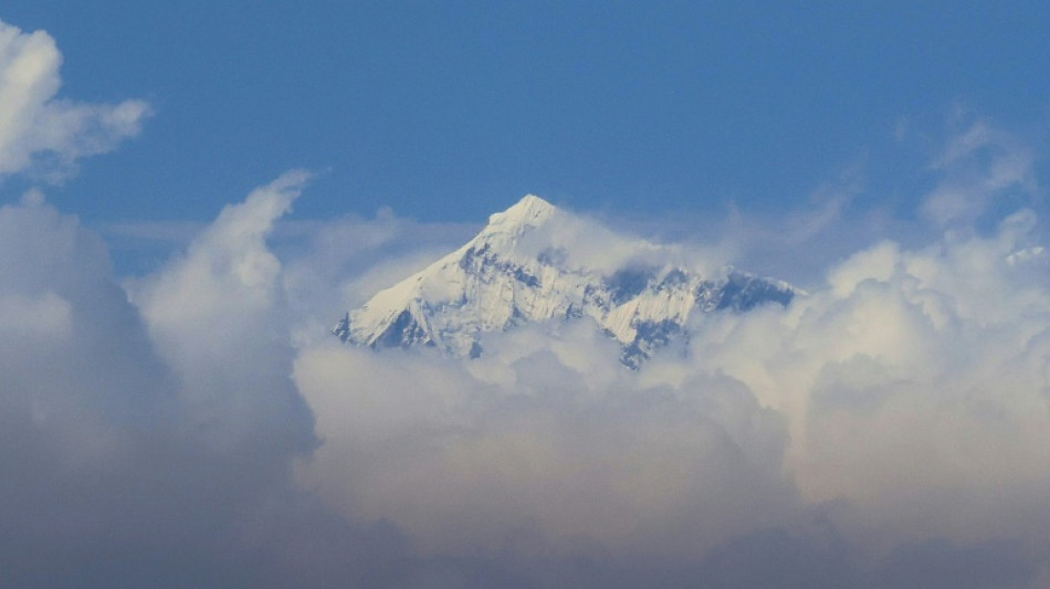 Alpinista indiana e guia nepalês morrem no Everest