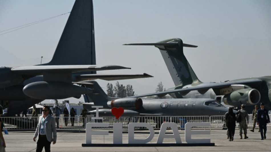 Boric se ausenta de la inauguración en Chile de una feria de aviación que excluyó a Israel