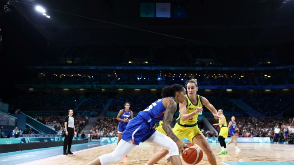 Basket: premier accroc pour les Bleues, battues par l'Australie