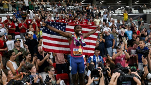 Mondiaux d'athlétisme: Noah Lyles réussit le doublé 100/200 m, dans les pas d'Usain Bolt