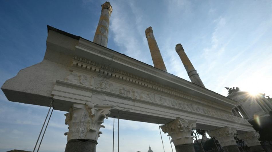 Roma restaura las imponentes columnas de la basílica de Trajano