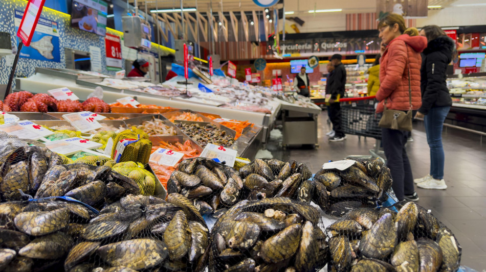 Corsa al supermarket all'ora di Cupido per trovare anima gemella