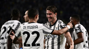 Vlahovic double for Juve sinks Sassuolo, Napoli's Osimhen abused in Verona rout