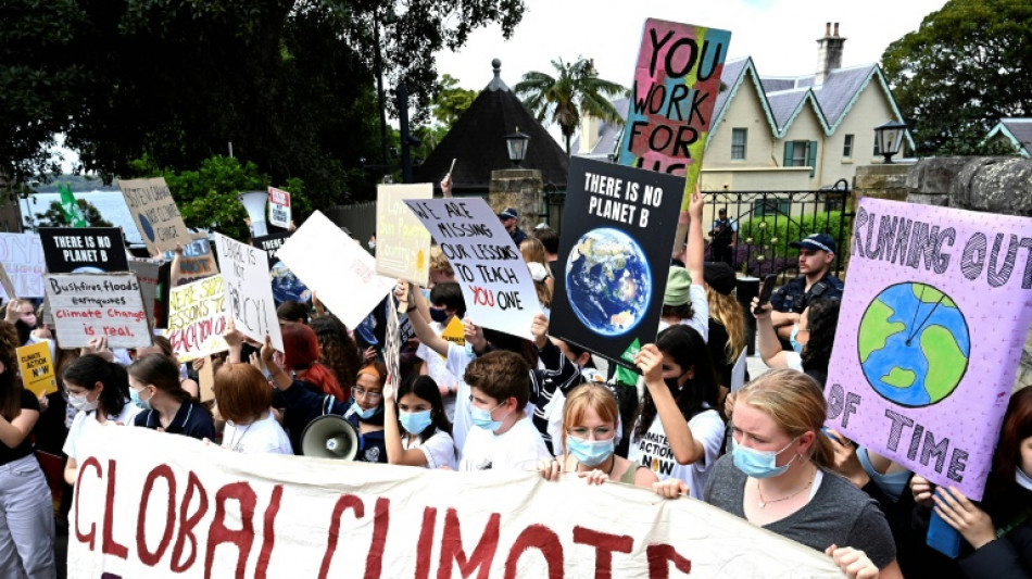 Australia vota una ley para acelerar la reducción de las emisiones de carbono