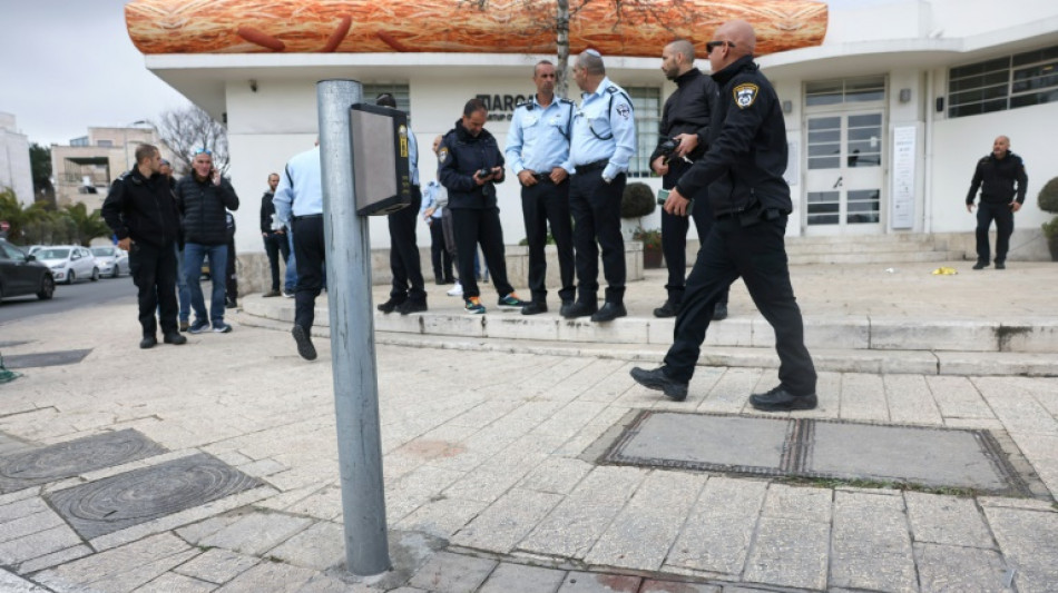 La policía israelí dispara contra un palestino que apuñaló a un transeúnte