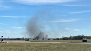 Sechs Tote bei Zusammenstoß von Welkriegs-Flugzeugen bei Flugschau in Dallas