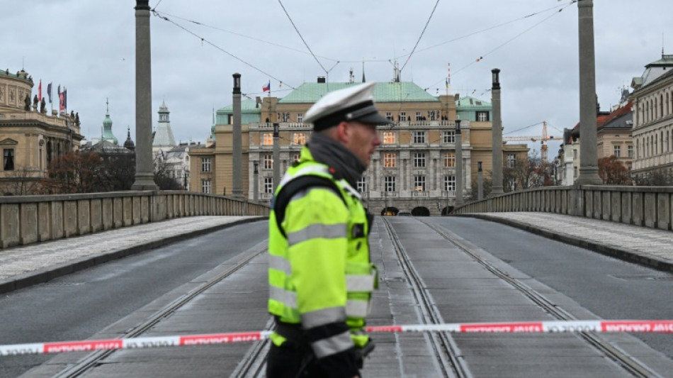 Polizei meldet mehr als 15 Todesopfer bei Angriff an Prager Universität