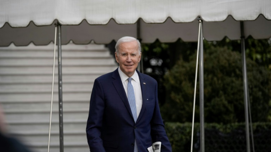 Biden dice que no prevé que China suministre armas a Rusia