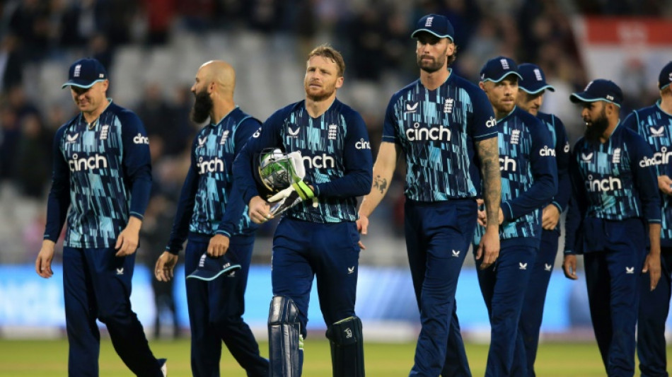 Topley strikes as England thrash South Africa in 2nd ODI