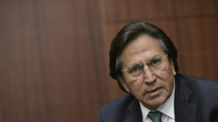 Ex-presidente Toledo se entrega à Justiça dos EUA para ser extraditado ao Peru