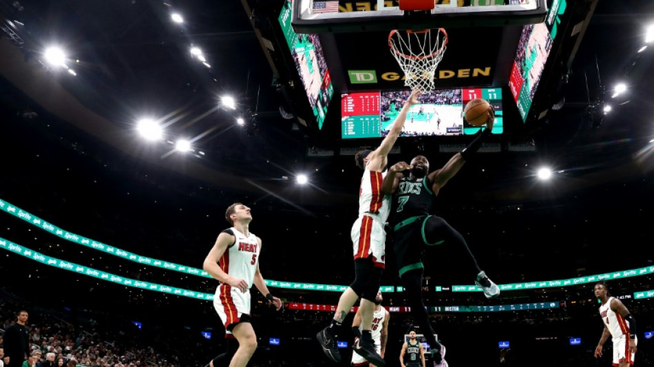 NBA: Boston passe en demie, les Clippers humiliés