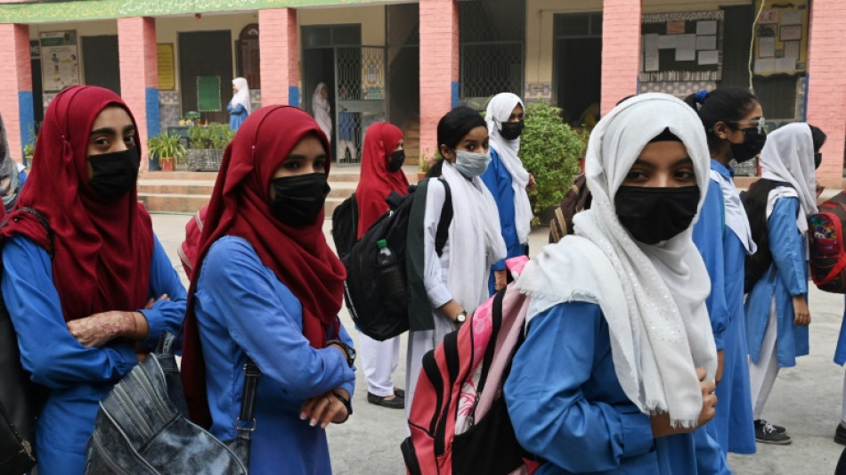 Pakistan: les élèves de Lahore devront porter le masque en classe à cause de la pollution