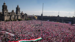 Decenas de miles de mexicanos protestan contra la reforma electoral del presidente 