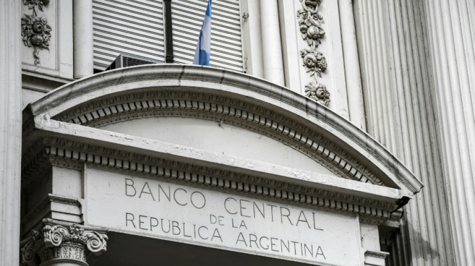 Argentina aumenta tasa de interés y prepara plan contra la inflación