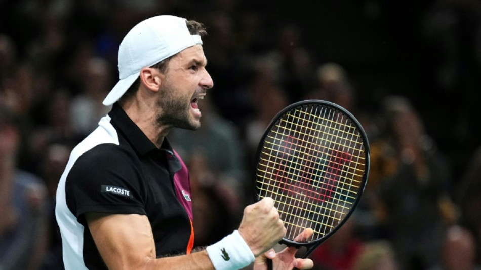 Tennis: Dimitrov en finale du Masters 1000 de Paris en battant Tsitsipas