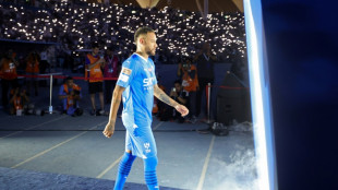 Foot: Neymar accueilli avec enthousiasme par les supporters d'Al-Hilal