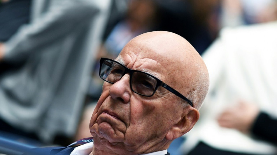 Rupert Murdoch promete tener un "rol activo" en News Corp al ceder el control a su hijo