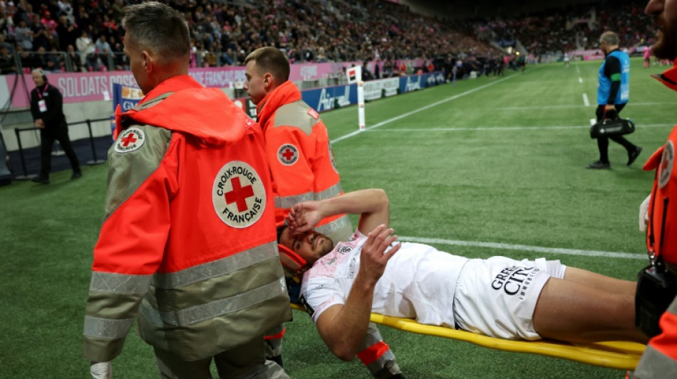 Top 14: Melvyn Jaminet sort sur civière contre le Stade français