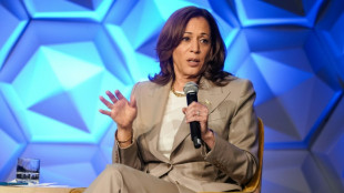 Kamala Harris en pleno equilibrismo político mientras Biden se tambalea