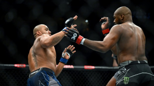 MMA: Gane, battu à l'étouffée par Jon Jones, voit s'envoler son rêve de champion UFC