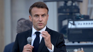 Macron promette di non dimettersi fino a fine mandato