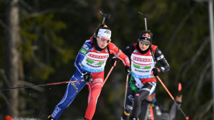 Biathlon: les Bleues enlèvent le globe du relais, une première depuis 11 ans