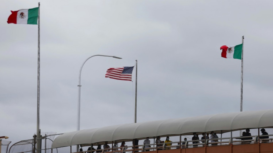 Miles de migrantes venezolanos permanecen varados en el sureste de México