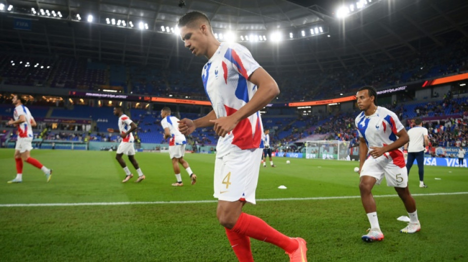 Mondial: la France avec Varane et Koundé contre le Danemark