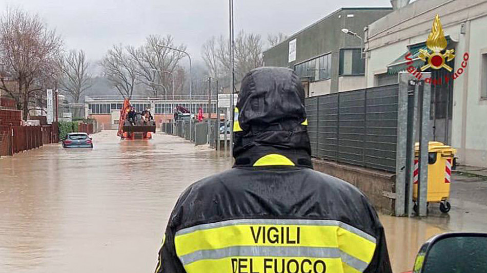 Maltempo, prefettura Firenze 'persone isolate in 14 comuni