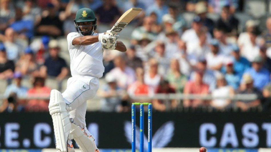 Petersen and Van der Dussen keep England at bay in second Test