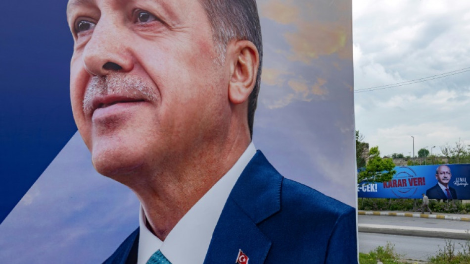 Erdogan busca movilizar a su base conservadora la víspera del balotaje en Turquía