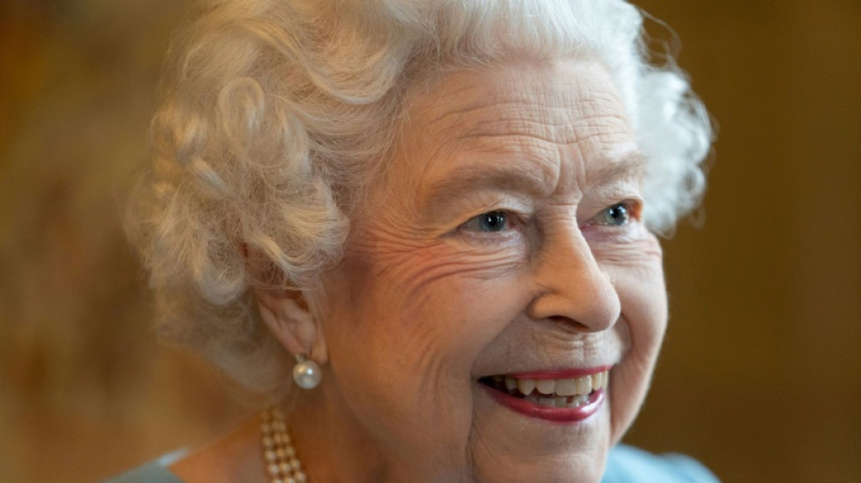 Queen Elizabeth II cancels engagements over Covid symptoms