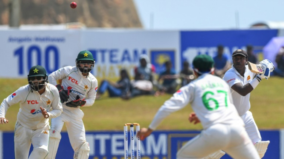 Pakistan hurt Sri Lanka with key wickets in second Test