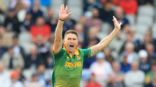 Pretorius strikes as South Africa dismiss England for 201 in 2nd ODI