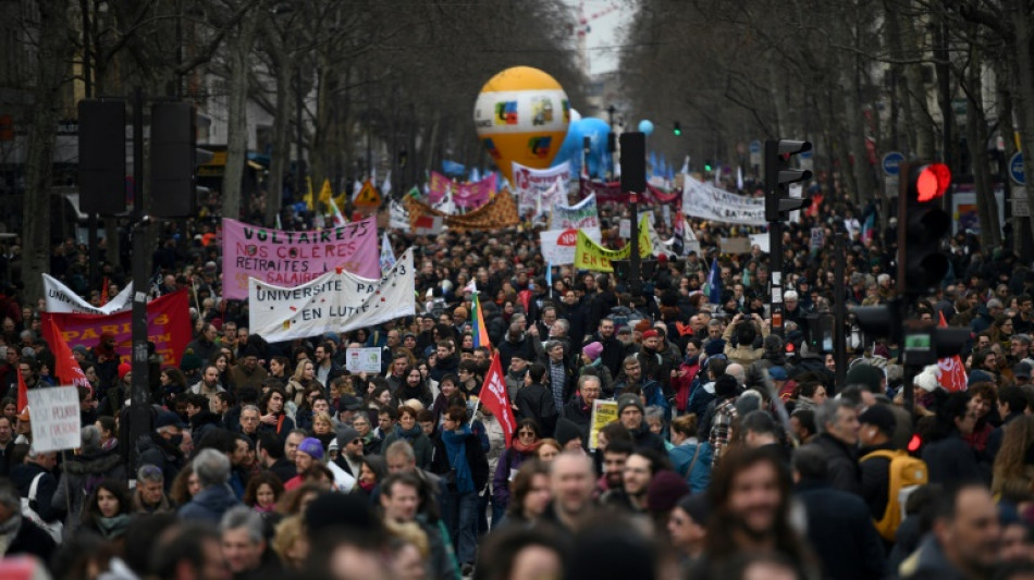 Protestas contra reforma de pensiones en Francia pierden fuerza en su séptimo día