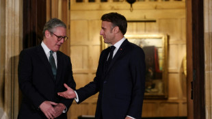 Macron et Starmer s'entretiennent de l'Ukraine lors d'une rencontre au Royaume-Uni