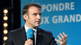 Macron pide que la regulación de la inteligencia artificial no sea "punitiva"