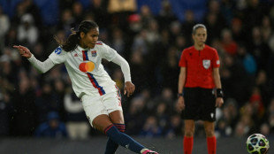 C1 féminine: Lyon tombe aux tirs au but à Chelsea, Paris sort à Wolsburg